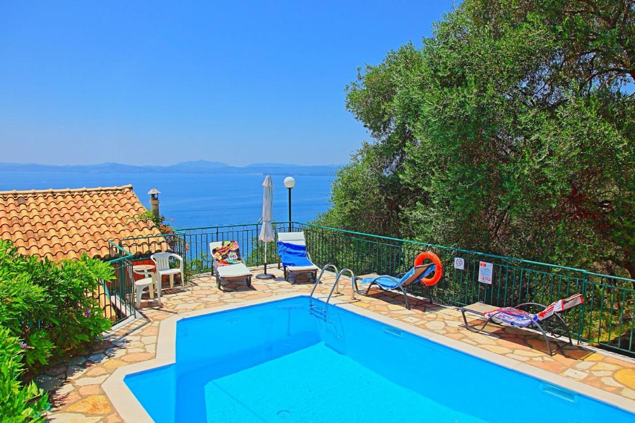 Seaview Calypso Villa Nisaki  Exterior photo