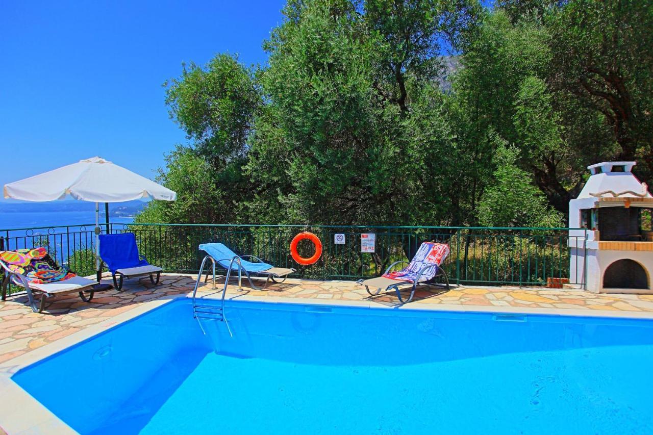 Seaview Calypso Villa Nisaki  Exterior photo
