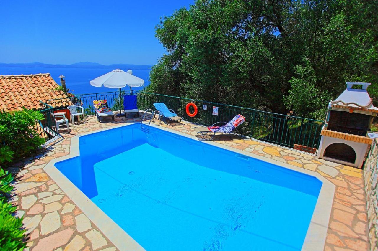 Seaview Calypso Villa Nisaki  Exterior photo