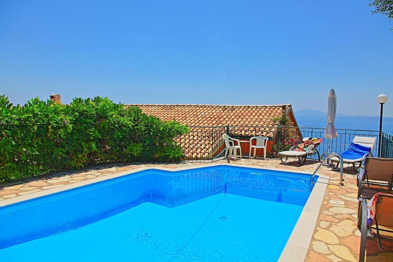 Seaview Calypso Villa Nisaki  Exterior photo